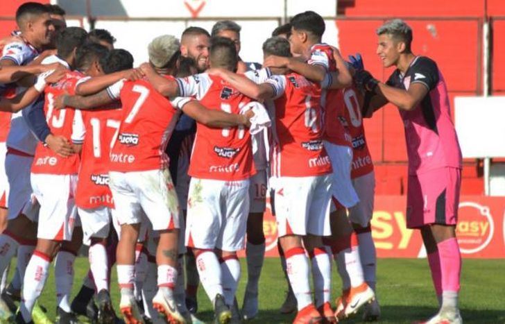 El Milrayitas suma jugadores en la defensa.