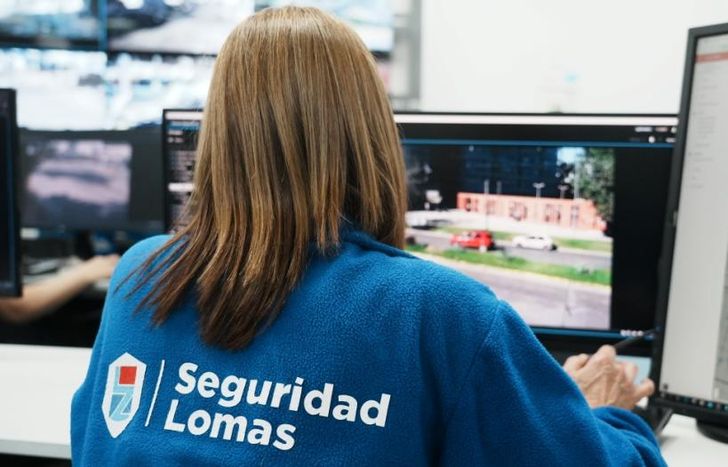 Desde el Centro de Operaciones monitorean el patrullaje, las cámaras y alarmas de toda la ciudad.