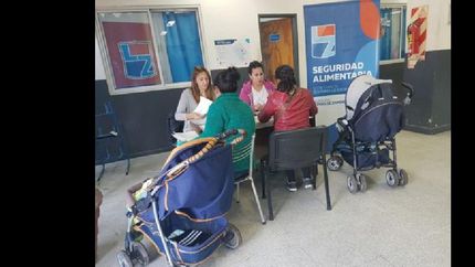 lomas: reciben consultas sobre el plan mas vida por whatsapp