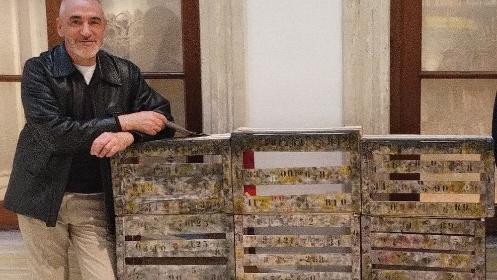 Marcelo Peka Fernández, artista visual de Banfield, presenta Libre Mercado.