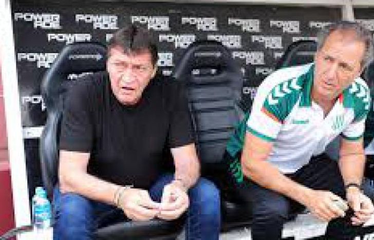 Falcioni se va de Banfield para asumir en Independiente.