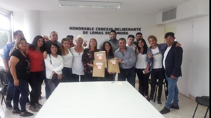 concejales de lomas recolectaron miles de firmas contra el tarifazo