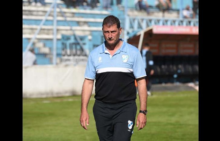 Aldirico comienza a ver el equipo que pretende.