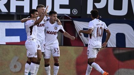 Lanús va por otra alegría en el Torneo Apertura. Lanús va por otra alegría en el Torneo Apertura.