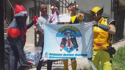 Un gesto que vale mucho: los superhéroes junto a Ramiro, un campeón de la vida.