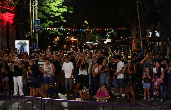 Mucha música en otra edición de Paseo Lomitas.