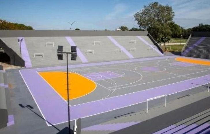 Está ubicado en bulevar Indio Gómez y Lafinur, Quilmes Oeste.