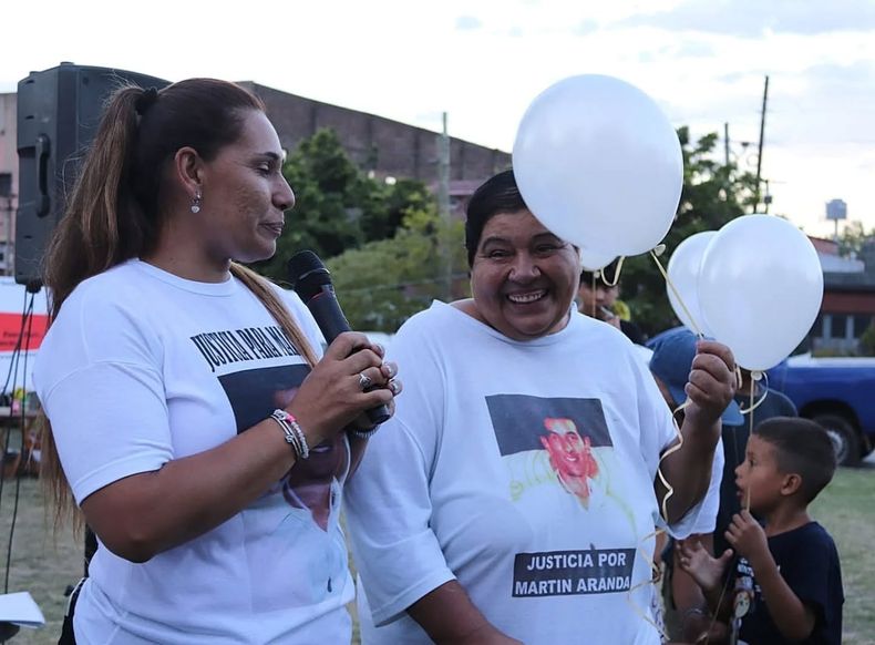 El encuentro se llevó a cabo en la Plazoleta Martín Aranda.