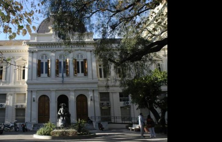 fachada_del_historico_edificio_del_rectorado_de_la_unlp_large