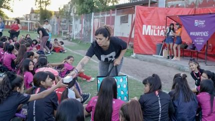 Entregaron copas menstruales a las futbolistas.