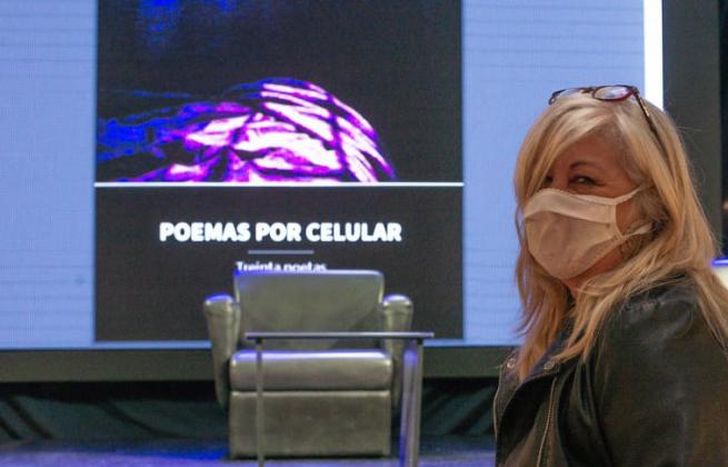 La escritora lomense Laura Massolo en la presentación del libro.