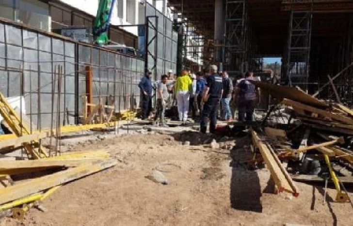 la industria continúa en baja.