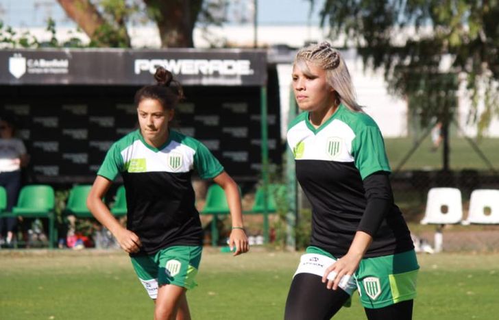 Aldana Avaca firmó su primer contrato profesional con Banfield.