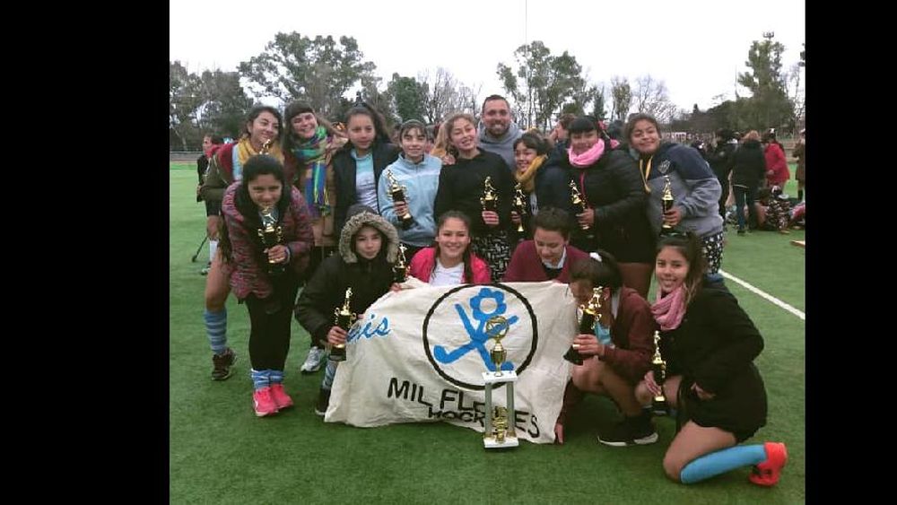 Hóckey social en el Parque de Lomas