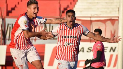 López, con cuatro goles, es el que más convirtió en Lomas.