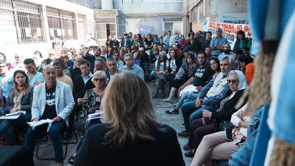 Más de 300 personas estuvieron en la histórica sesión.