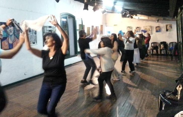 Una peña cargada por el mensaje de la obra de Rodolfo Kusch.