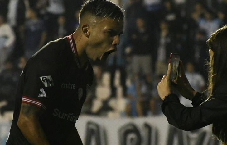 Axel Páez le dio el empate a Los Andes ante Racing de Córdoba en Nueva Italia.