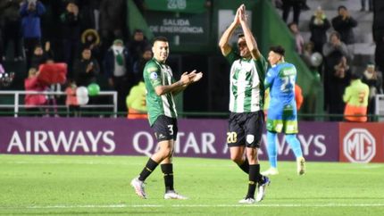 Cvitanich fue salió a los 20 minutos y fue ovacionado por todos. Cvitanich fue salió a los 20 minutos y fue ovacionado por todos.