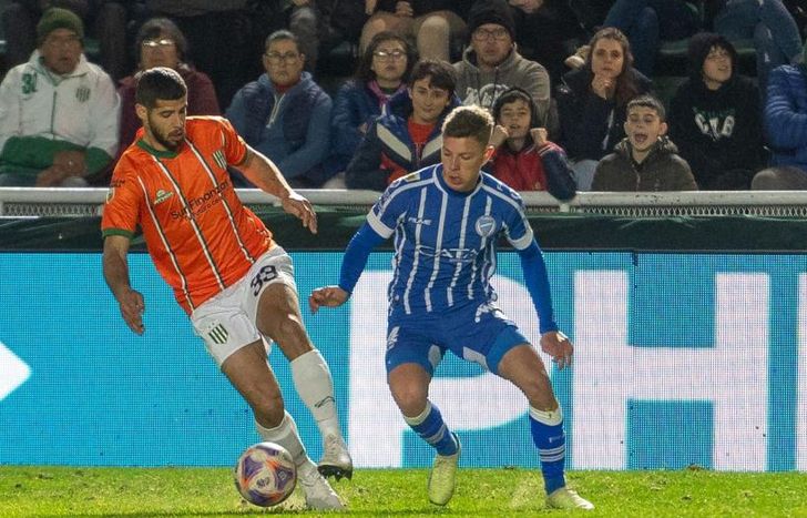 El defensor de Banfield volvió a convertir.