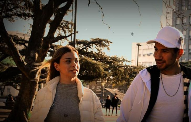 La plaza y el Palacio Municipal de fondo, presentes en el video.