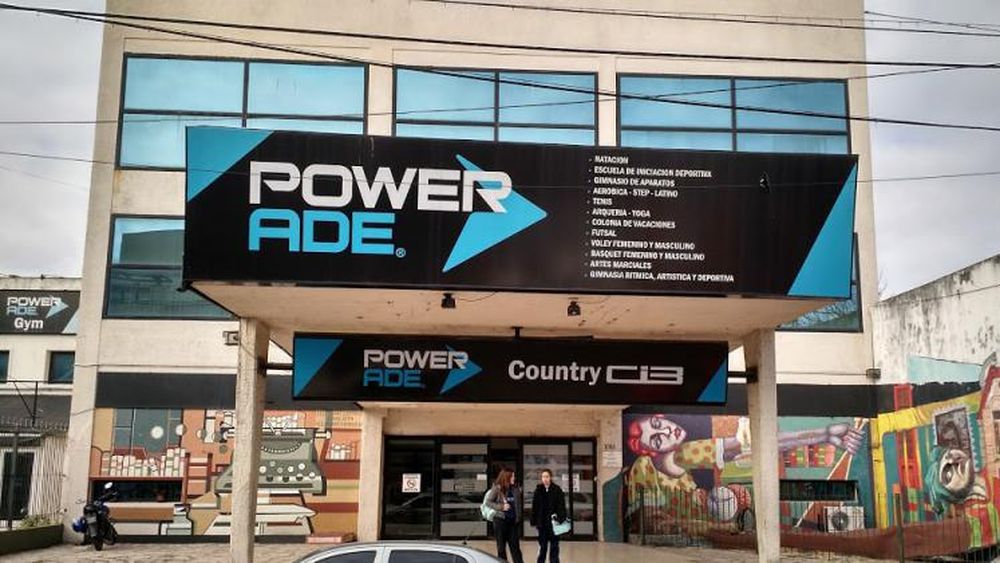 En el Country de Banfield quisieron cortar el suministro de luz.