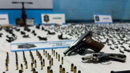 Diario La Unión | Armas y drogas incautados en los allanamientos.