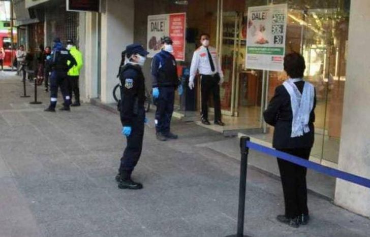 Los bancos también pueden atender de forma bimodal.