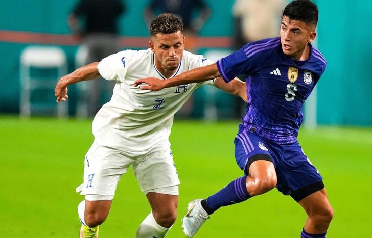 Thiago Almada fue convocado de urgencia por Lionel Scaloni.