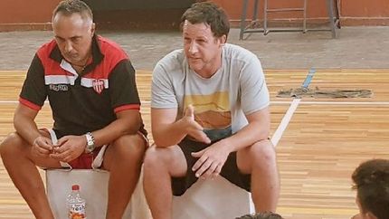 el basquet de talleres disfruto de una visita especial