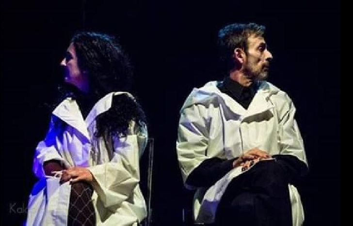 LA OBRA ES UN LABERINTO SOBRE LAS CONTRADICCIONES ACTUALES.