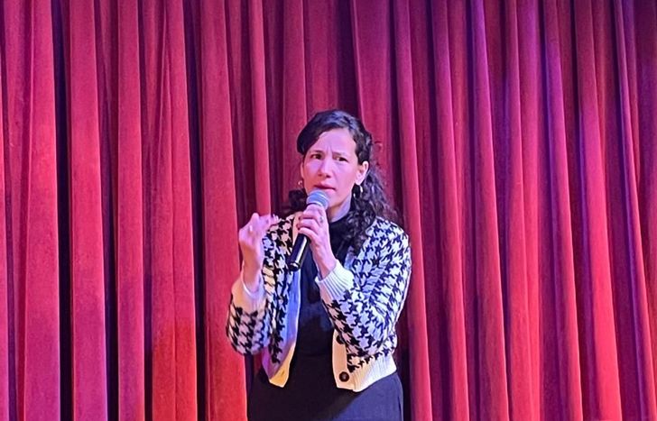 Gisela es periodista, estudió en la Universidad de Lomas y la actuación siempre fue parte de su vida.&nbsp;