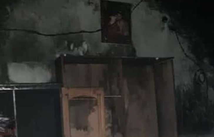 La casa quedó destruida tras el incendio del sábado.