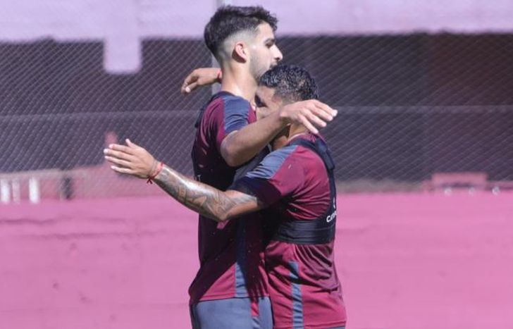 El abrazo entre el Flaco López y Paloma Pérez.