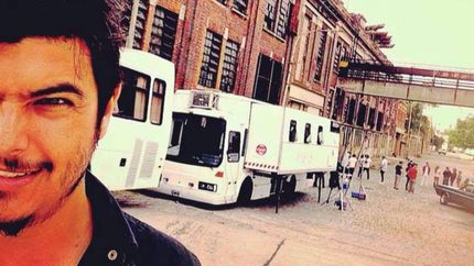 Martín tiene la misión de conseguir espacios que sean viables para grabaciones. Martín tiene la misión de conseguir espacios que sean viables para grabaciones.