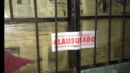 el bar seguía funcionando normalmente en este contexto de pandemia.