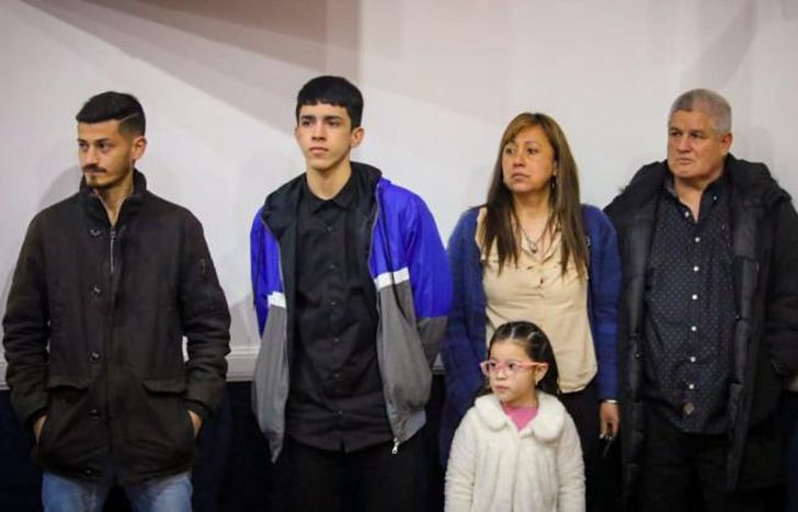 Gustavo fue acompañado por sus entrenadores y su familia.