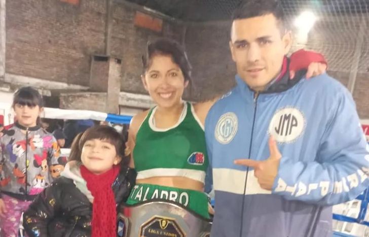 Festejo en familia, con su hija y marido.