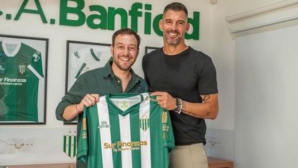 Mariano Andújar se mostró optimista sobre el futuro de Banfield. Mariano Andújar se mostró optimista sobre el futuro de Banfield.