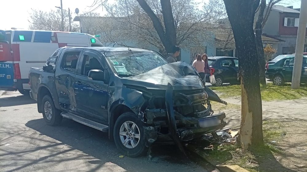 Así quedó la camioneta tras el choque en Temperley.