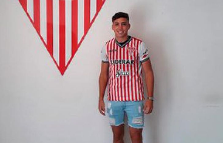 Ferré es delantero y tiene 21 años.