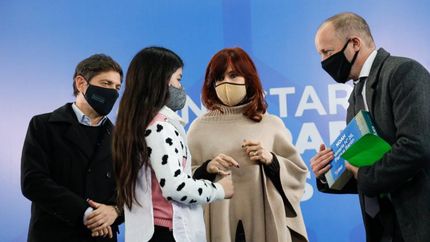 Son 10 mil tablets para chicos y chicos de 6º año de primaria.