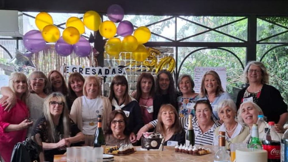 Las egresadas del Instituto Apostolado Católico de Turdera se juntaron y vivieron una jornada a pura emoción. Las egresadas del Instituto Apostolado Católico de Turdera se juntaron y vivieron una jornada a pura emoción.