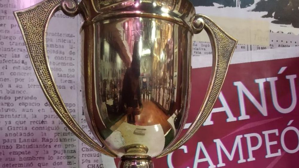 Es copa que Lanús tiene en sus vitrinas.