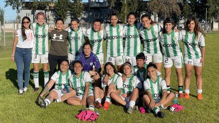 Las chicas están invictas, con siete victorias y un empate.