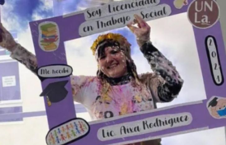 Los festejos, tras aprobar el último final de la carrera.