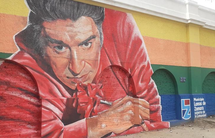 En la estación pintaron murales e intervinieron los canteros.