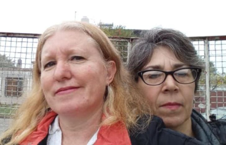 Dos profesionales a cargo del taller.