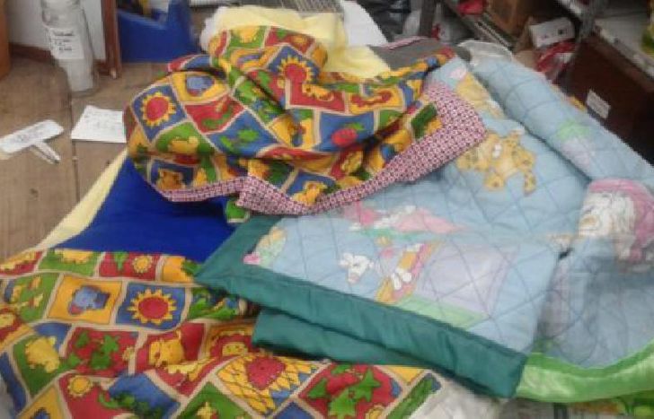 necesitan ropa de abrigo o prendas para desarmar.