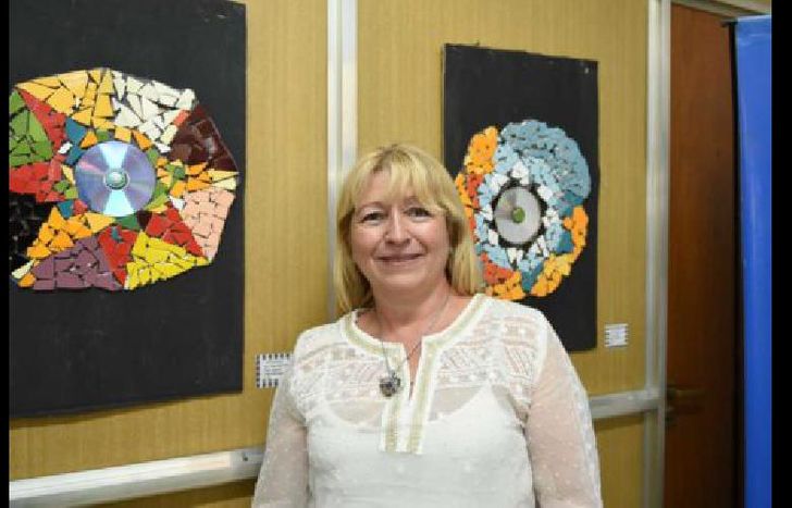 su madre le inculcó el cariño por la docencia y por la escuela.